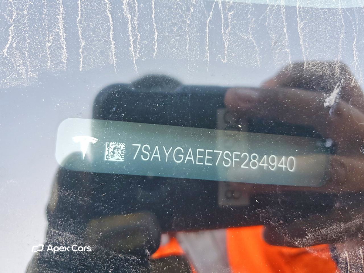 Tesla Model Y 2025