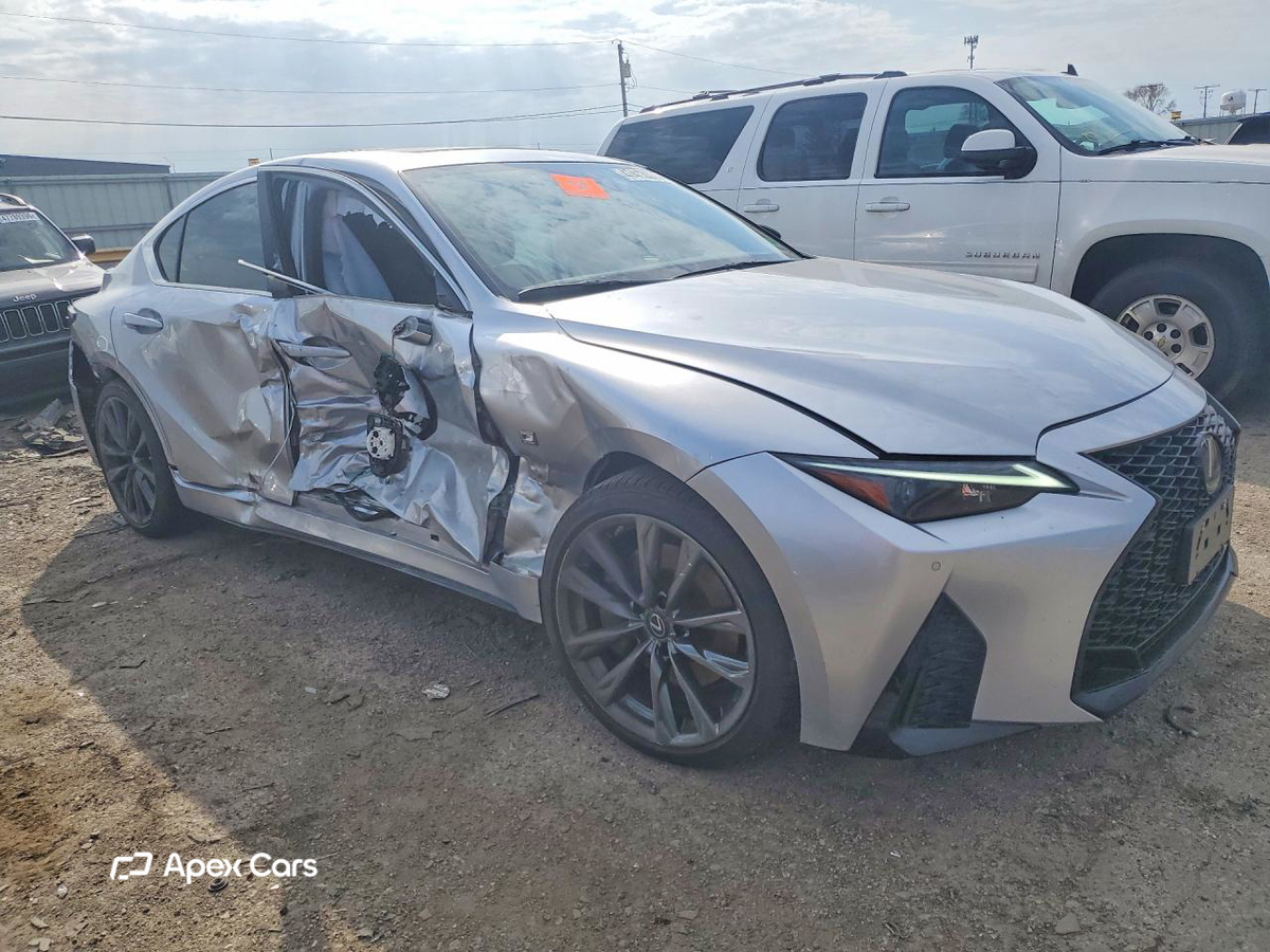 Lexus IS 2022