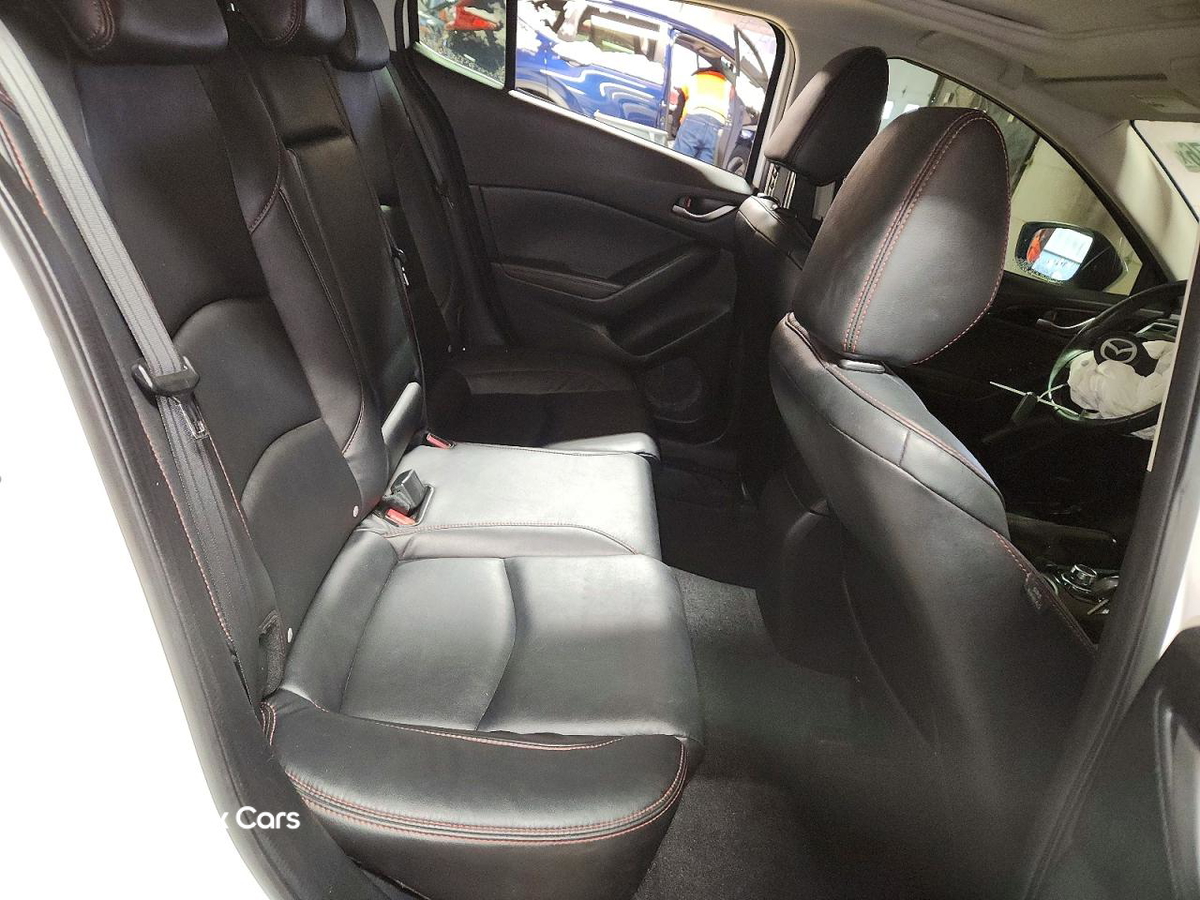Mazda 3 2015