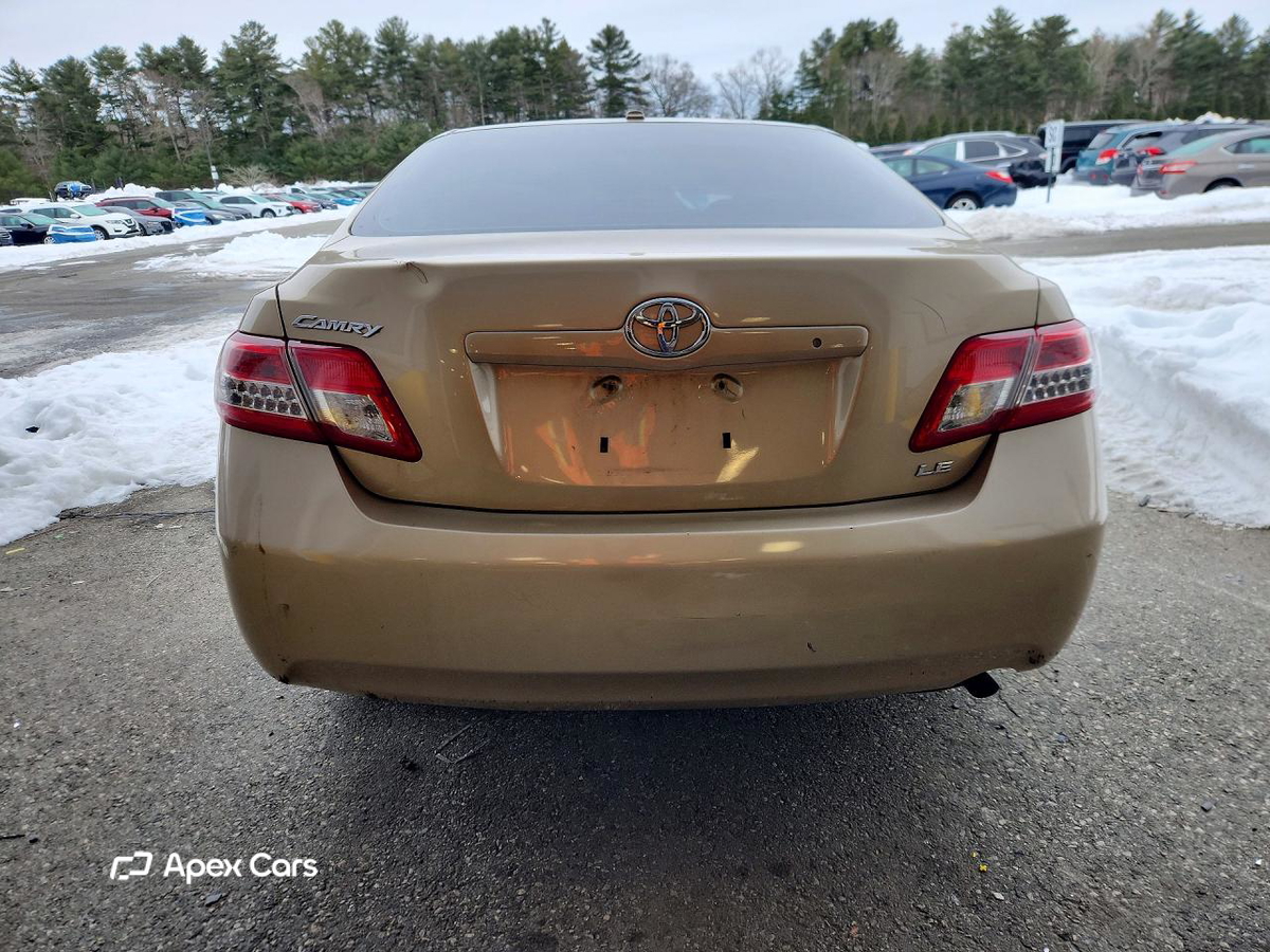 Toyota Camry 2011