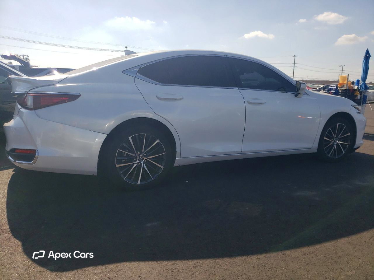 Lexus ES 2024