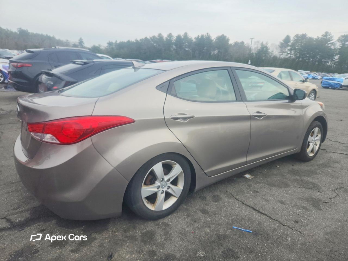 Hyundai Elantra 2013