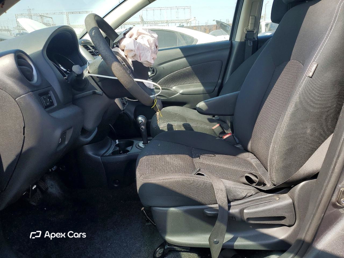 Nissan Versa 2016