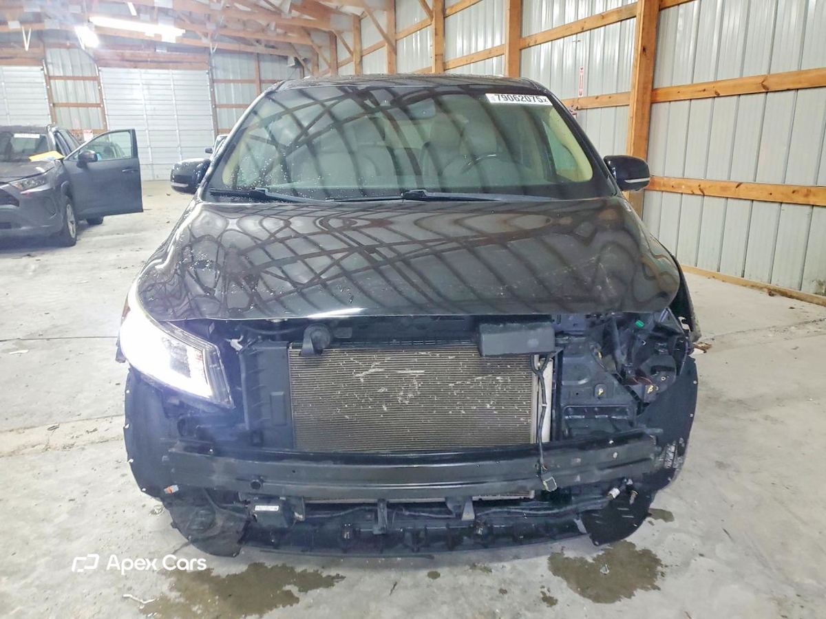 Kia Sedona 2015