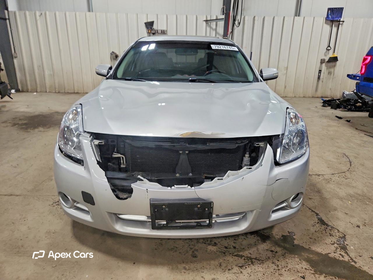 Nissan Altima 2012