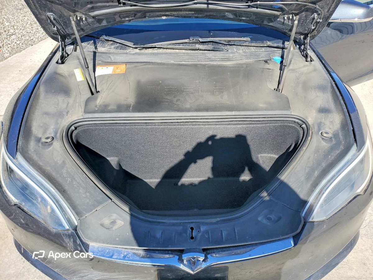 Tesla Model S 2016