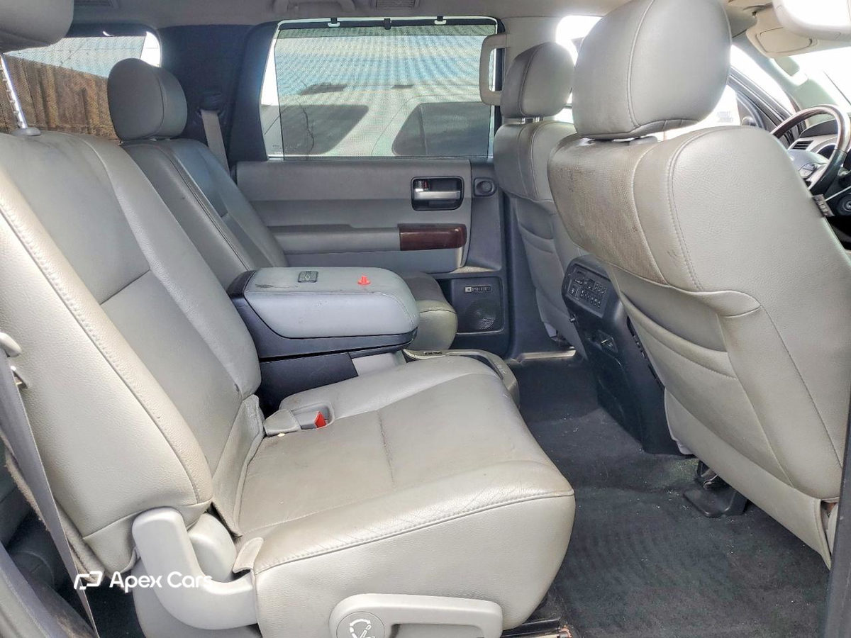 Toyota Sequoia 2013