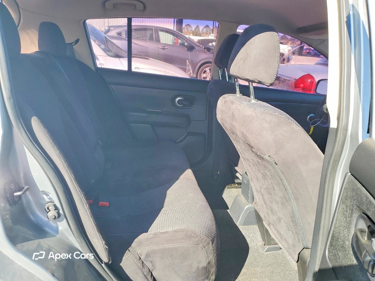 Nissan Versa 2011