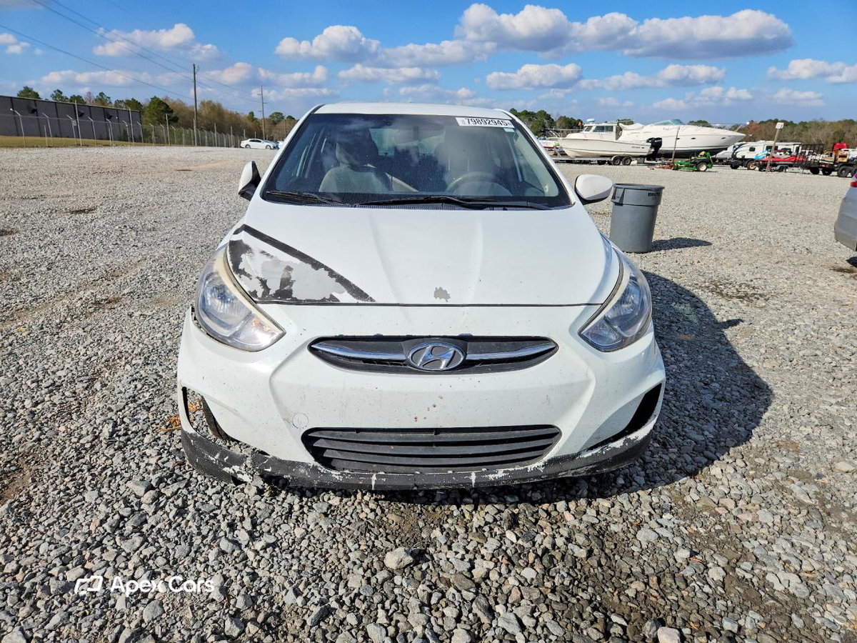 Hyundai Accent 2015