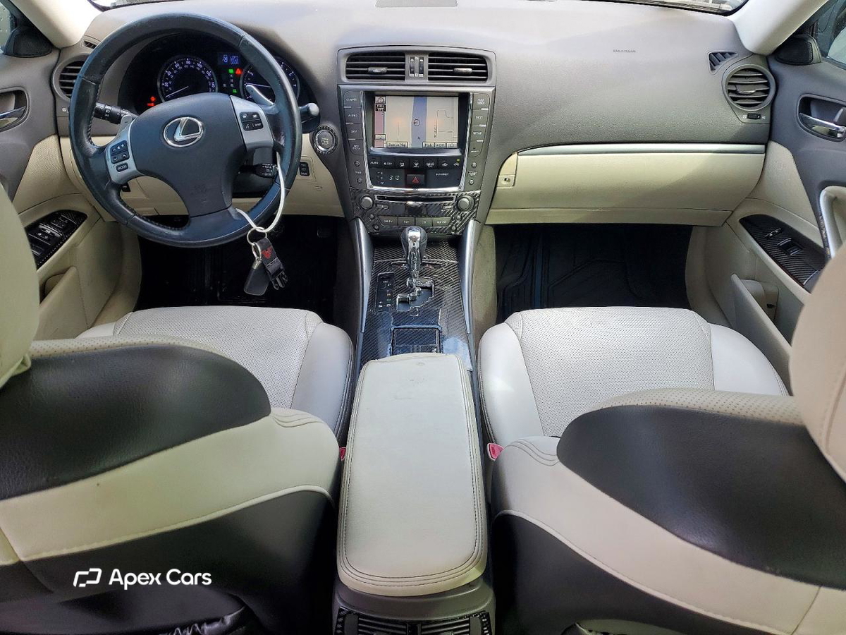 Lexus IS 2011