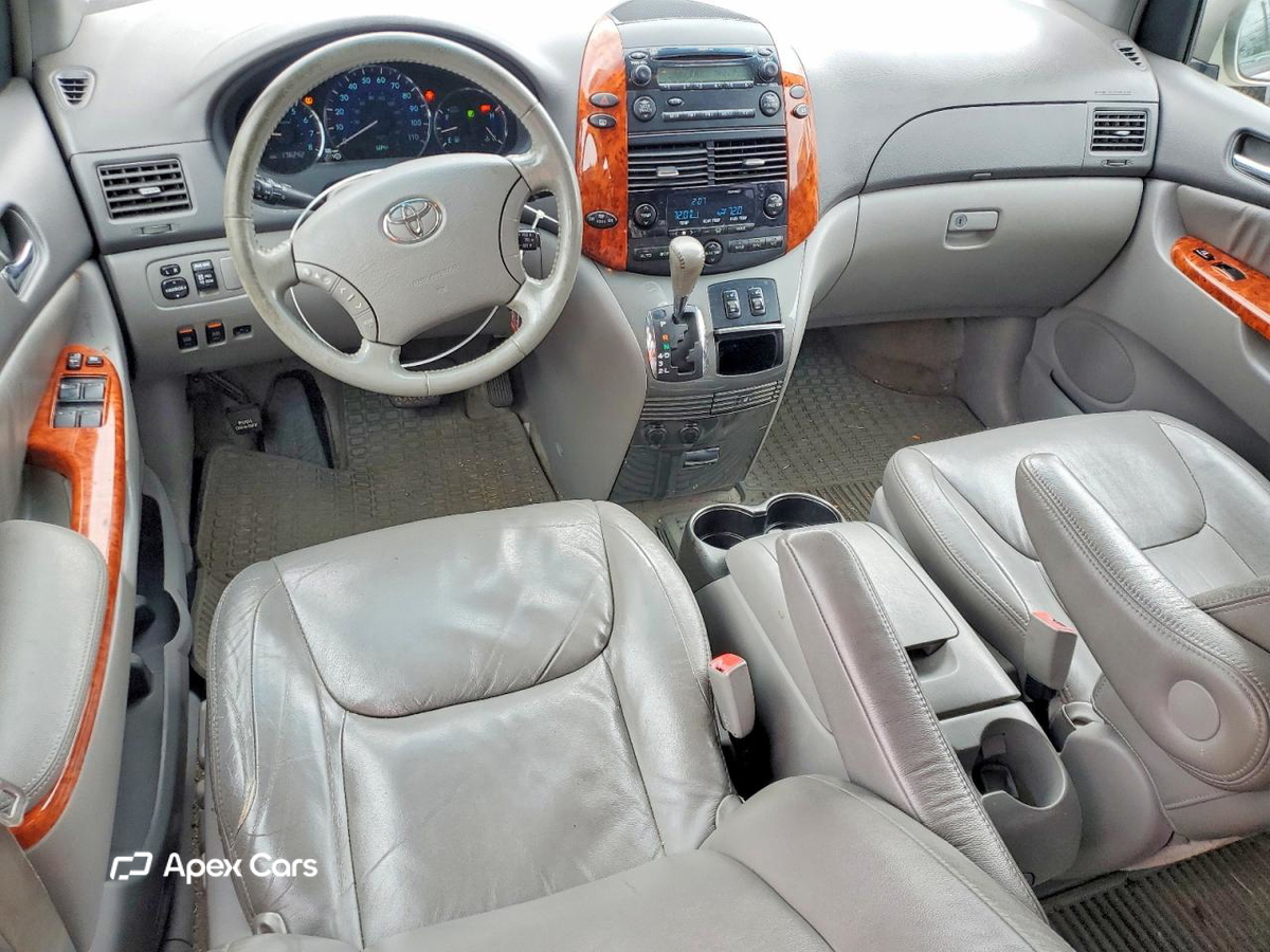 Toyota Sienna 2010