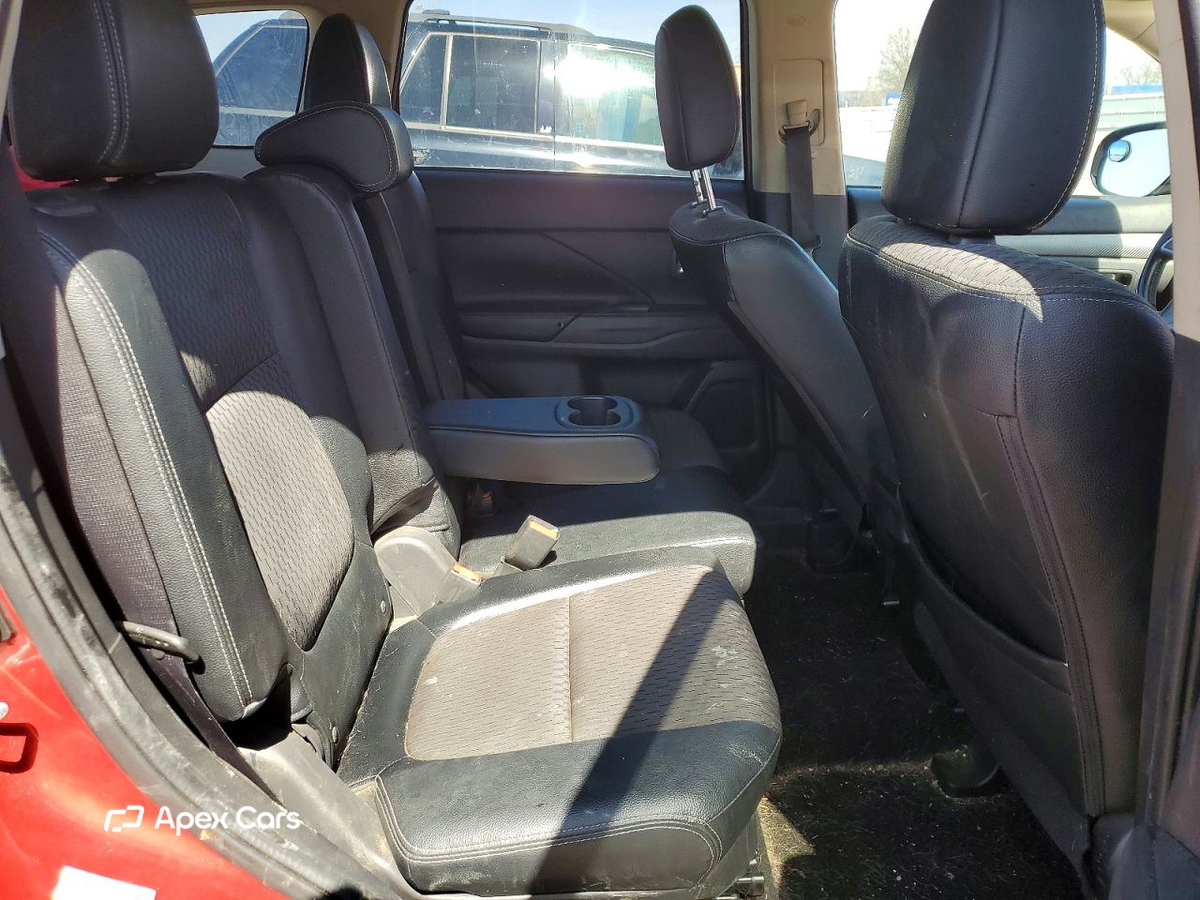 Mitsubishi Outlander 2015