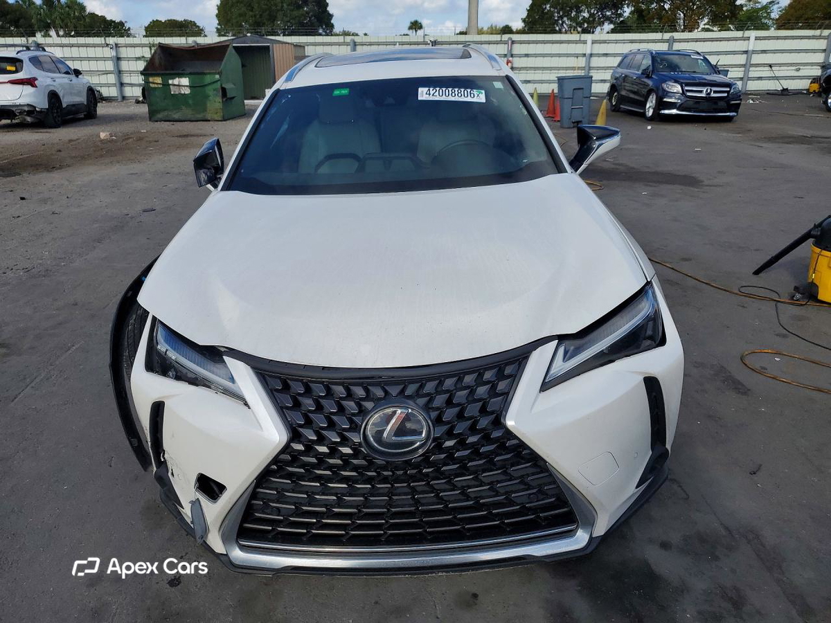 Lexus UX 2023