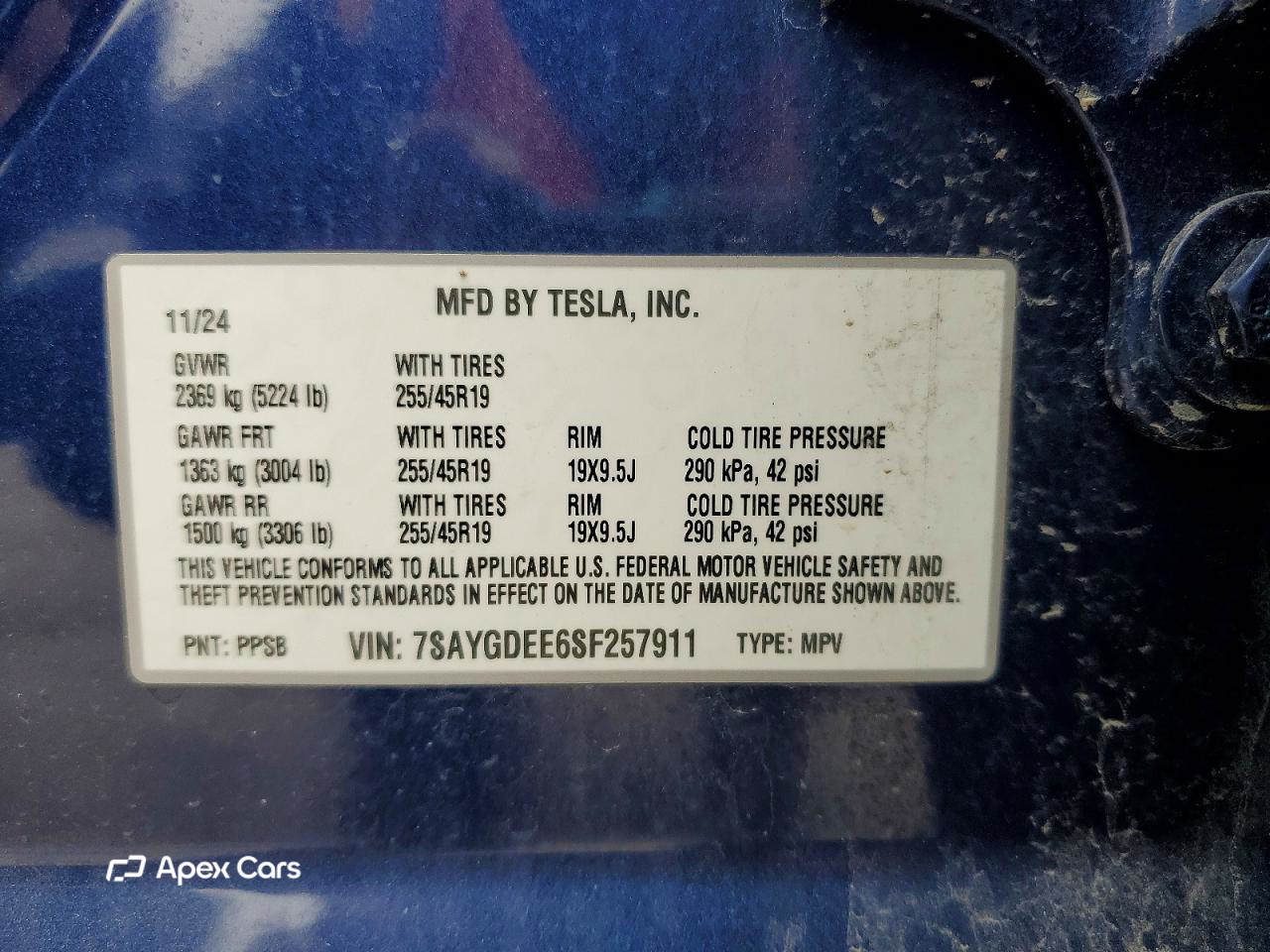 Tesla Model Y 2025