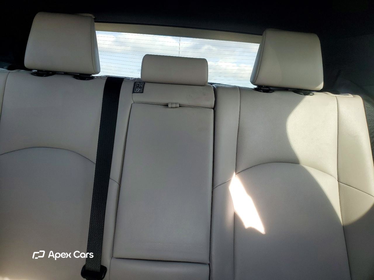 Lexus UX 2021