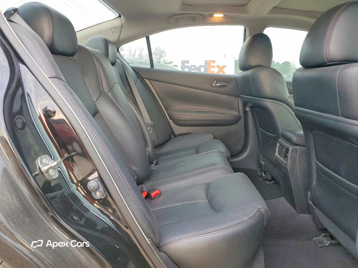 Nissan Maxima 2012