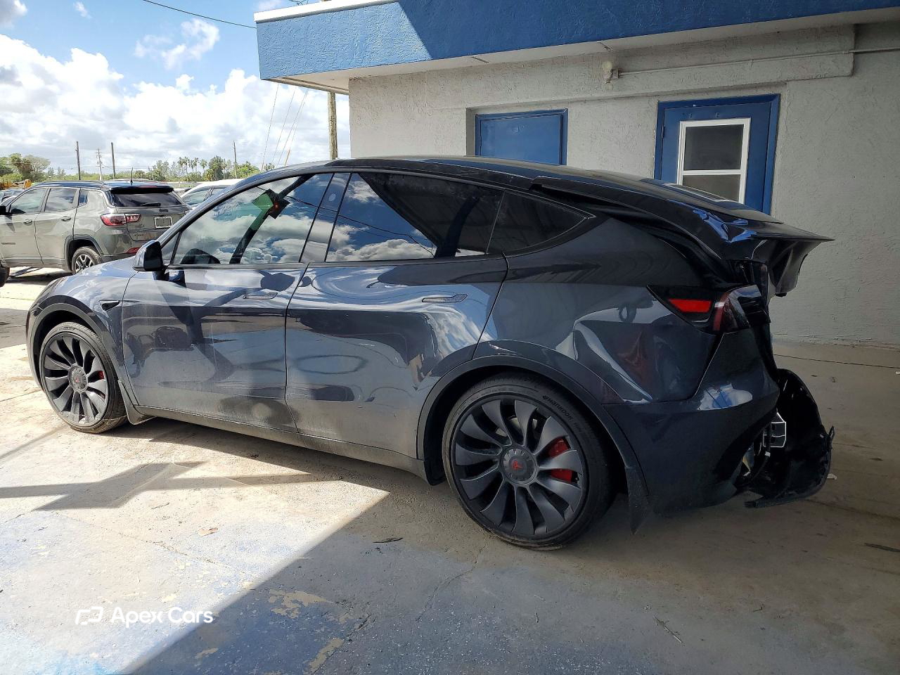 Tesla Model Y 2024