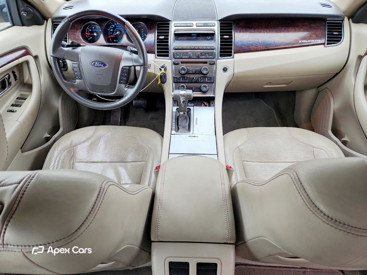 Ford Taurus 2010