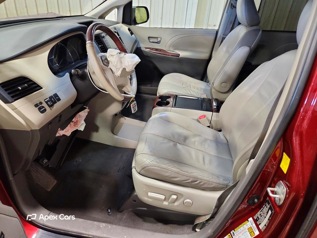 Toyota Sienna 2011