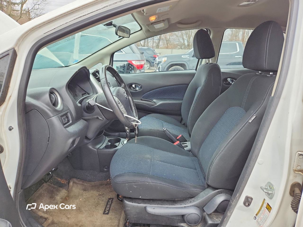 Nissan Versa 2015