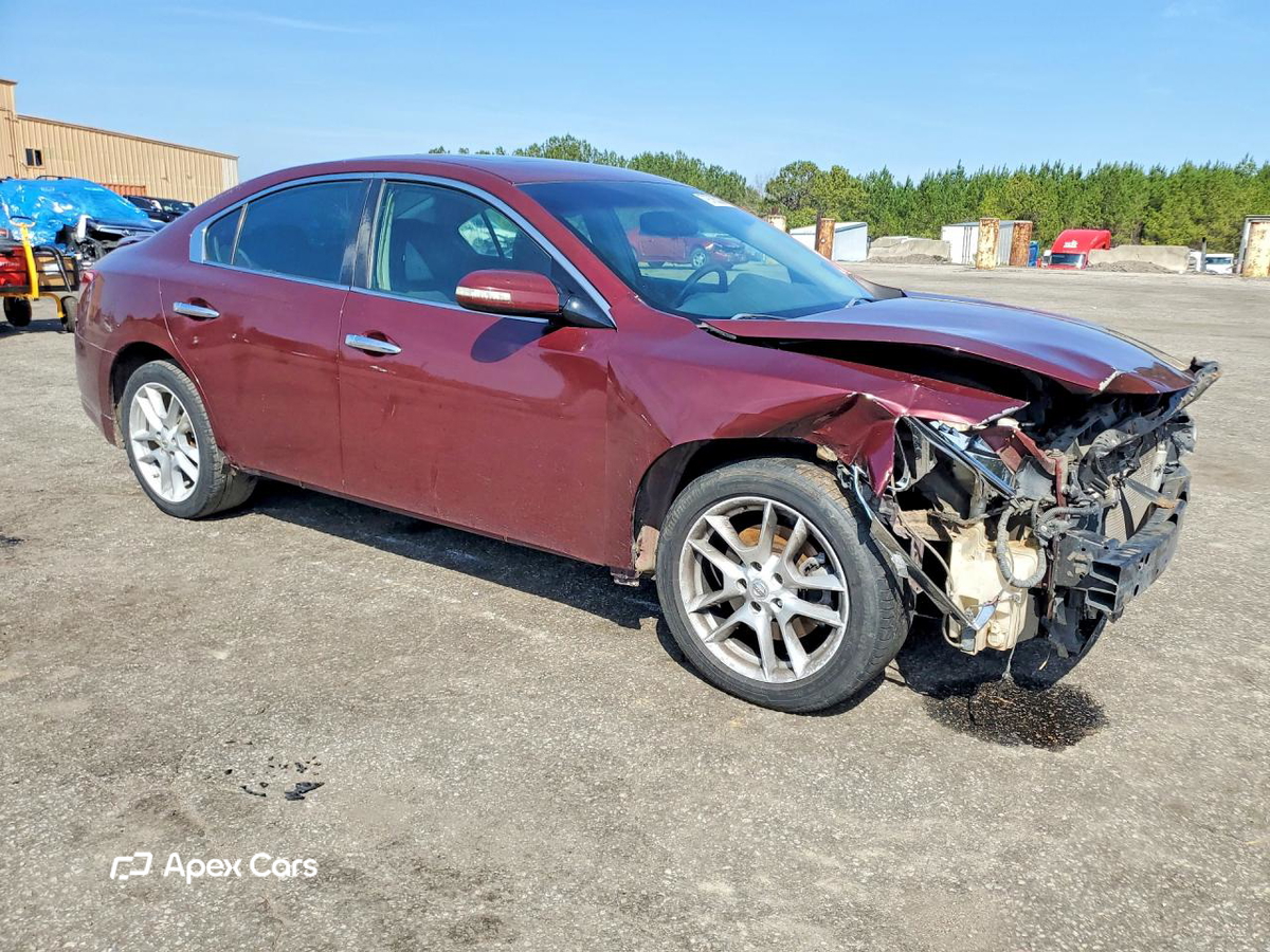 Nissan Maxima 2010