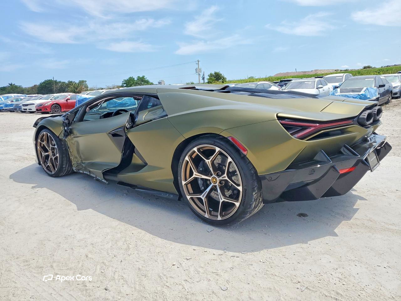 Lamborghini Revuelto 2025