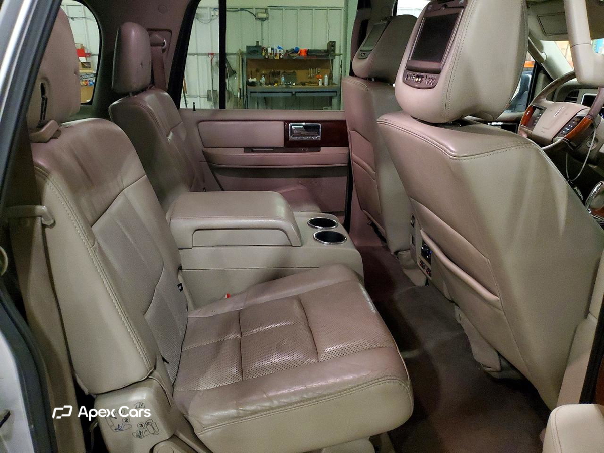 Lincoln Navigator 2011