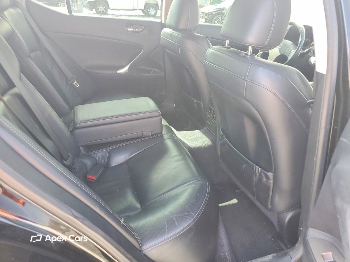 Lexus IS 2010
