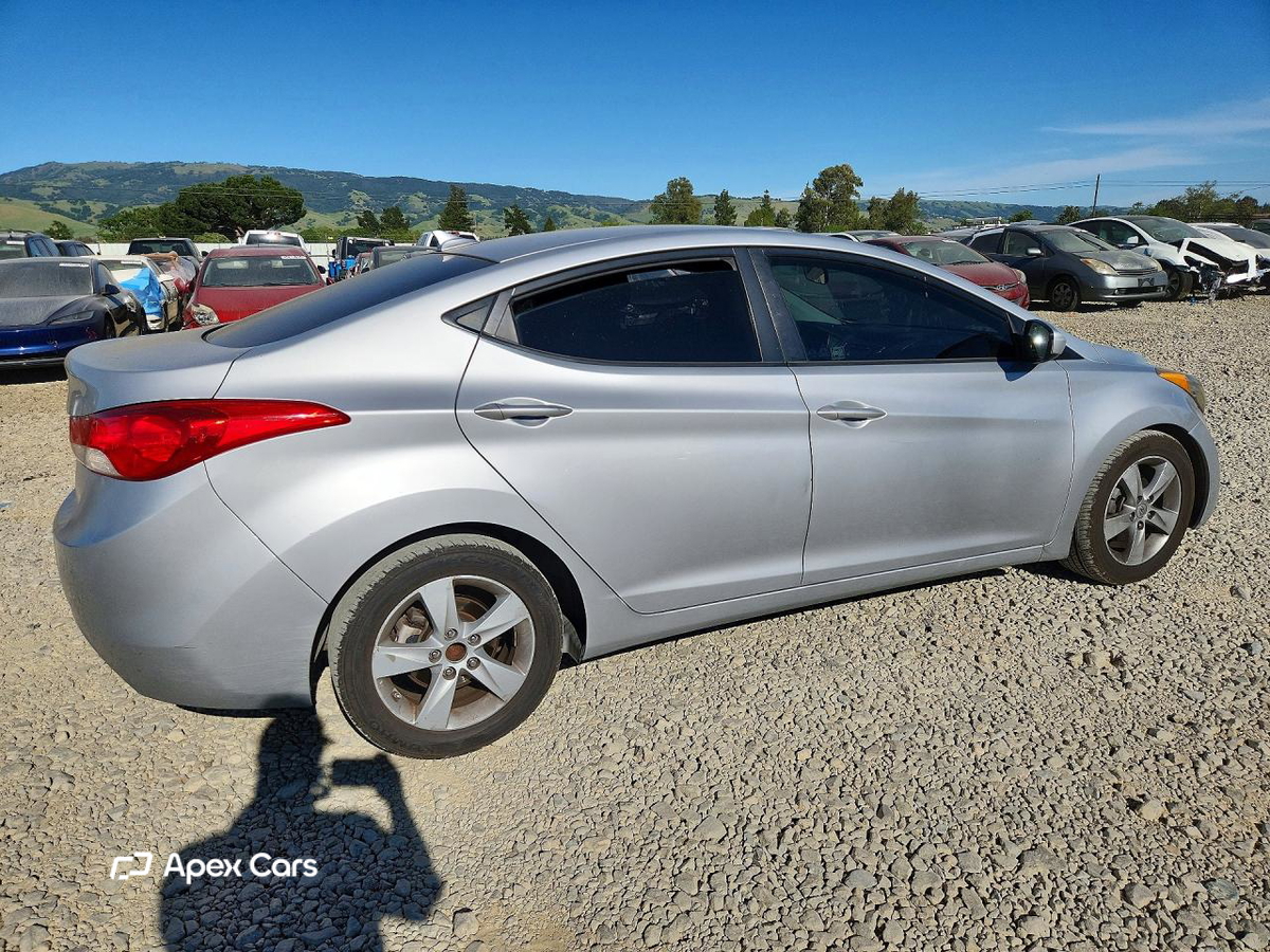 Hyundai Elantra 2011