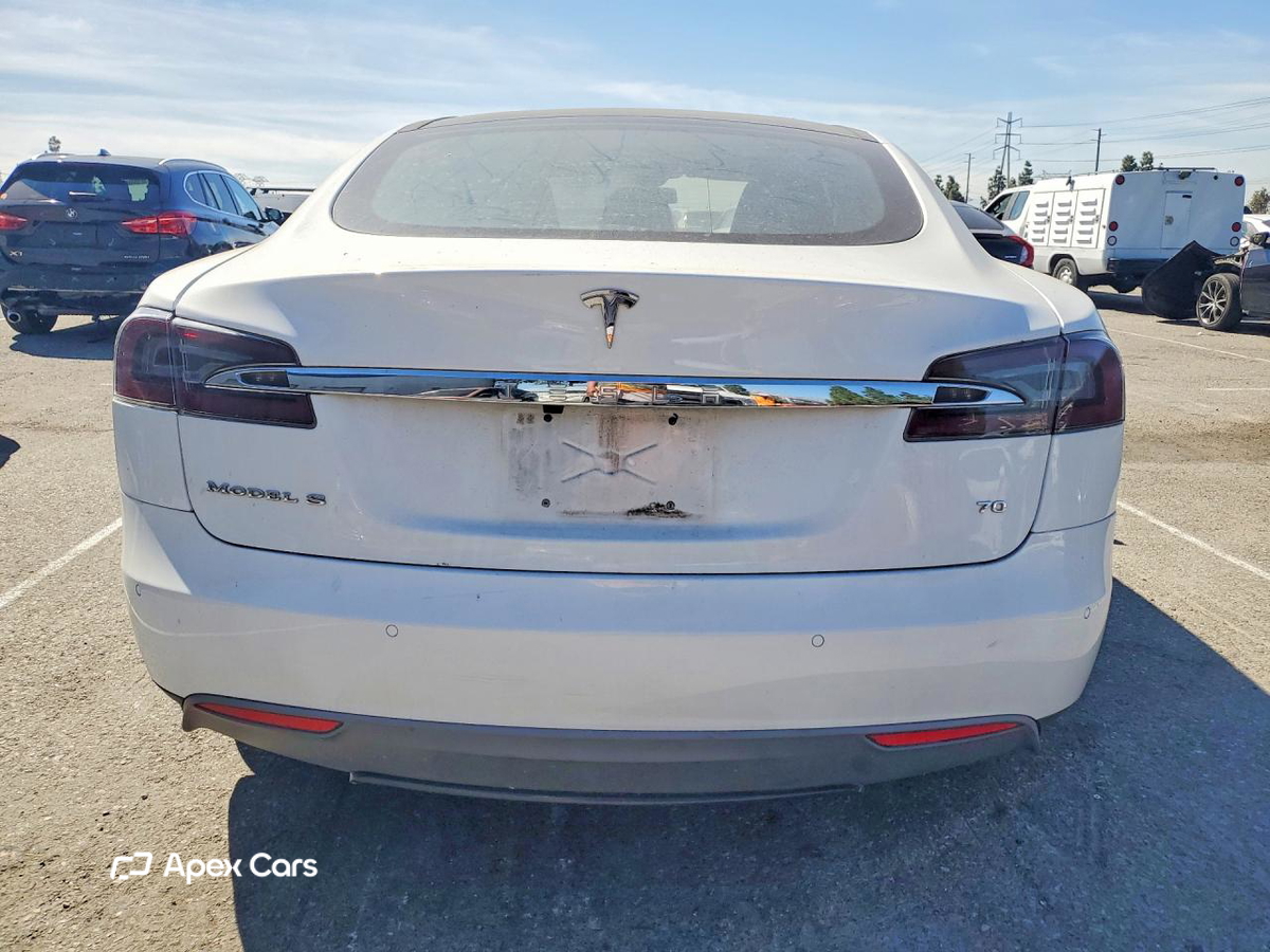 Tesla Model S 2015