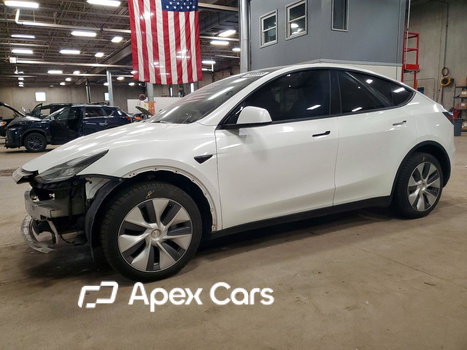 Tesla Model Y 2023 - Image 1 of 14