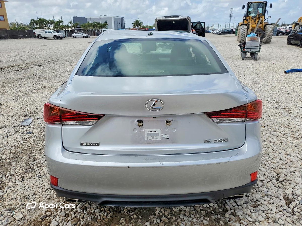 Lexus IS 2018