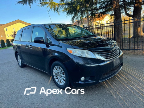 Toyota Sienna 2014 - Image 1 of 12