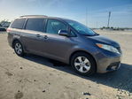 Toyota Sienna 2011