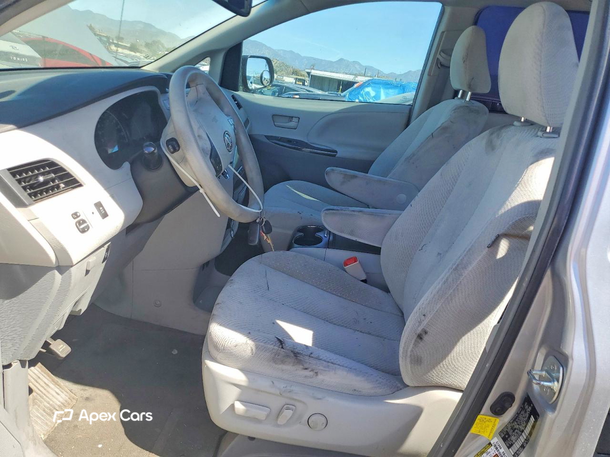 Toyota Sienna 2012