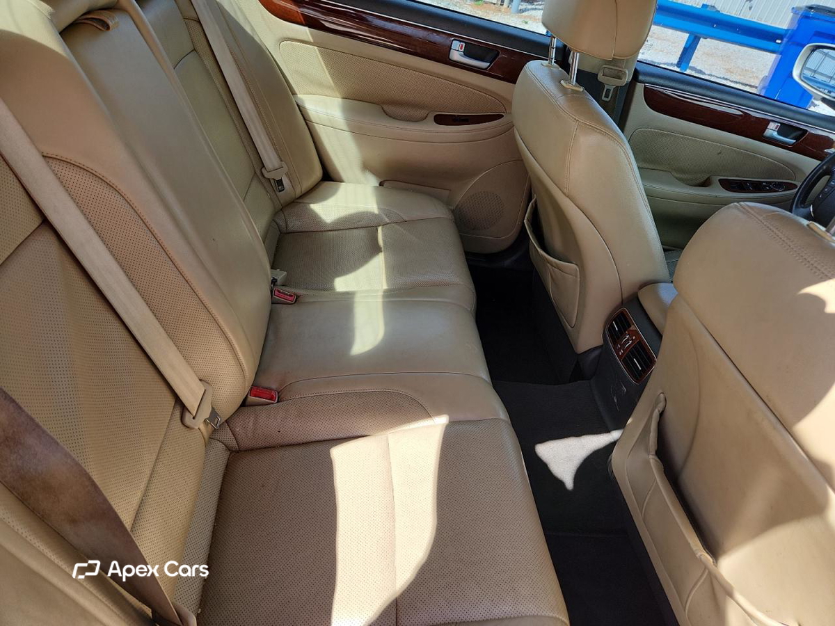 Hyundai Genesis 2012