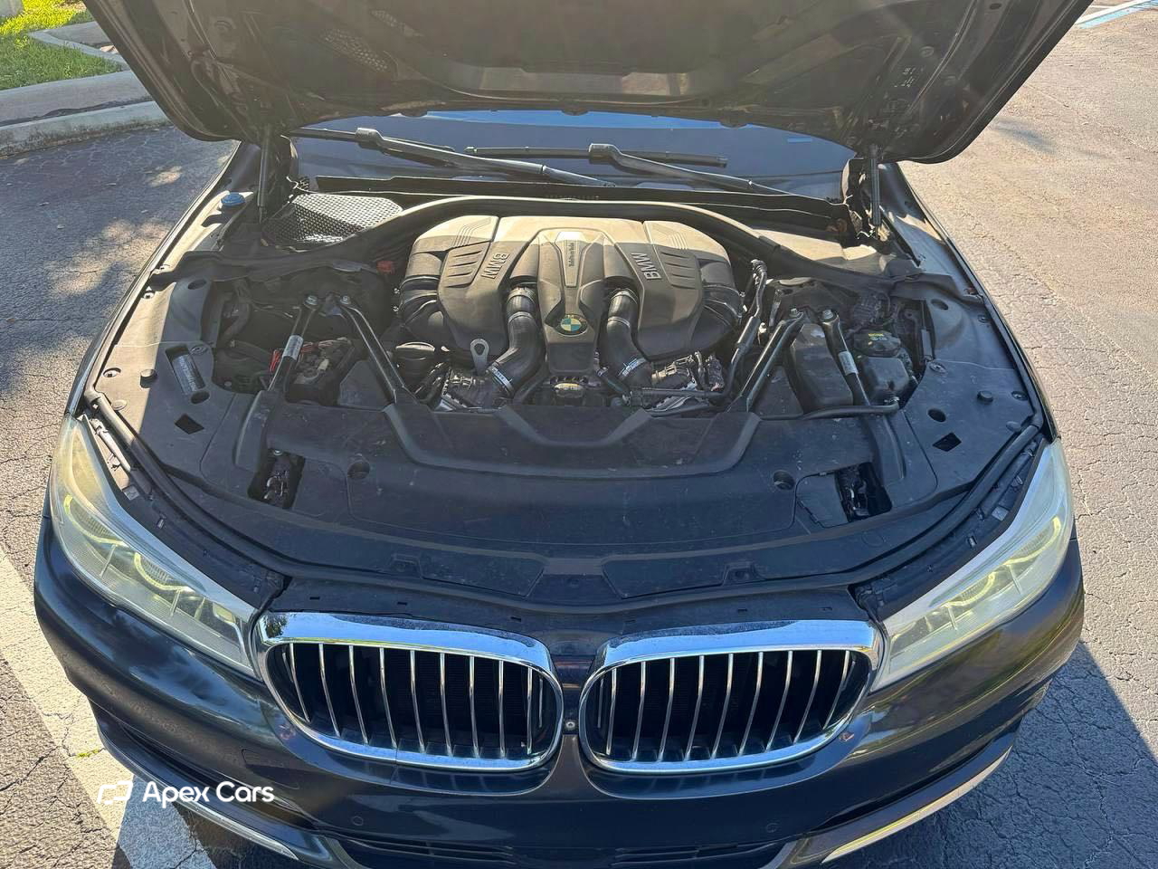 BMW Series 7 2016