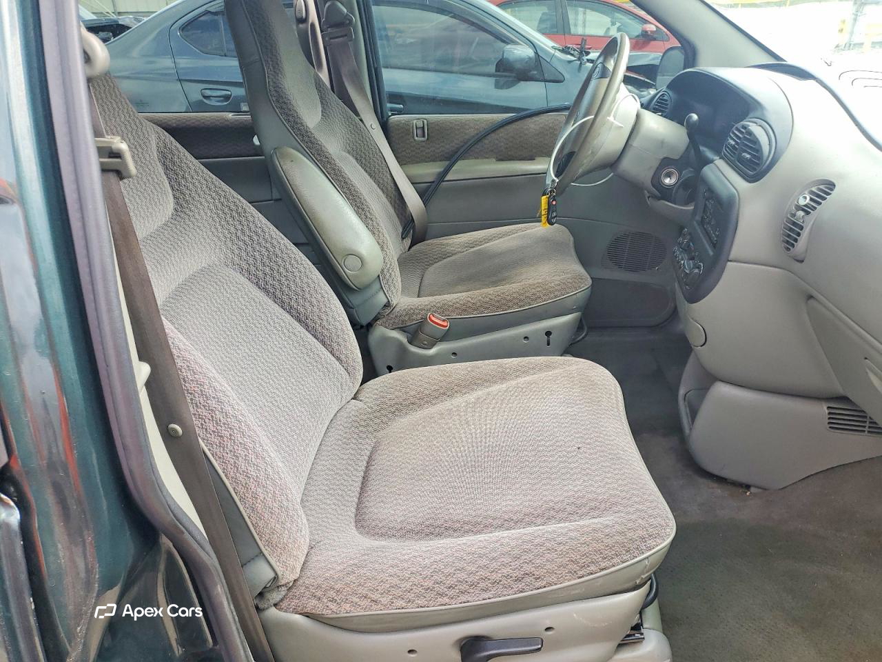 Plymouth Voyager 2000