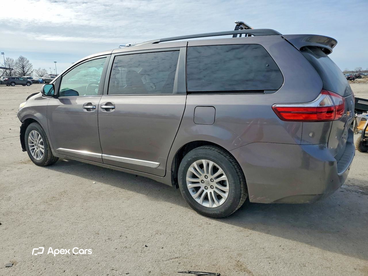 Toyota Sienna 2016