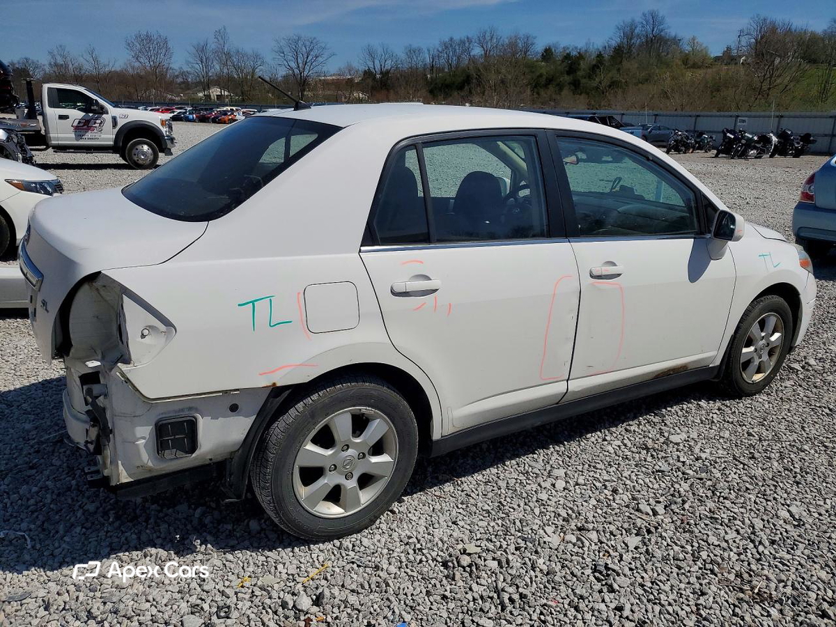 Nissan Versa 2007
