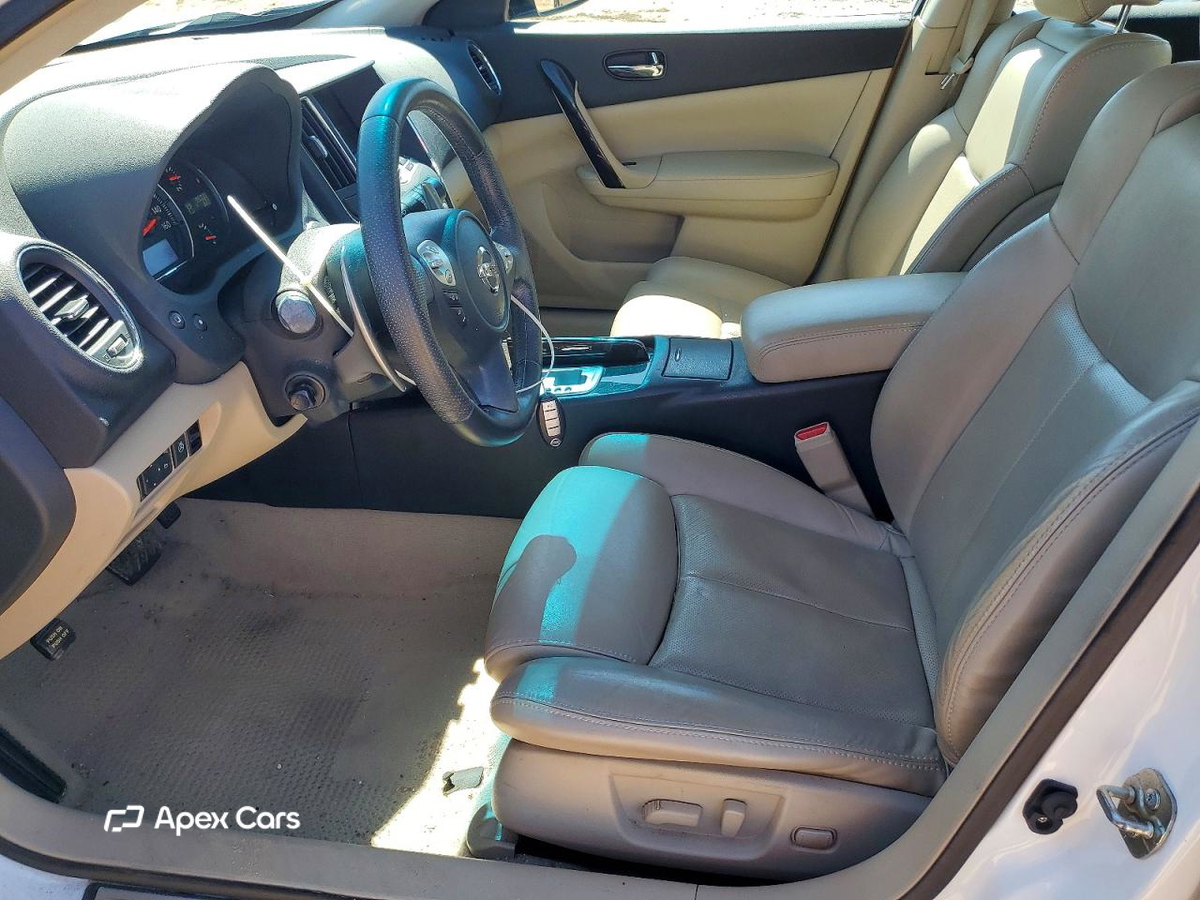 Nissan Maxima 2012