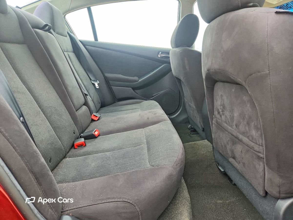 Nissan Altima 2012