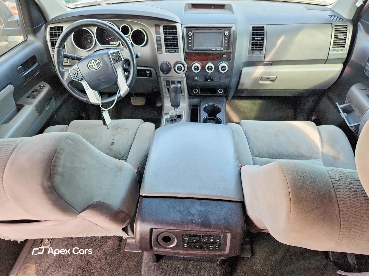 Toyota Sequoia 2015
