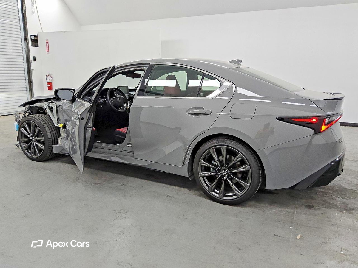 Lexus IS 2025