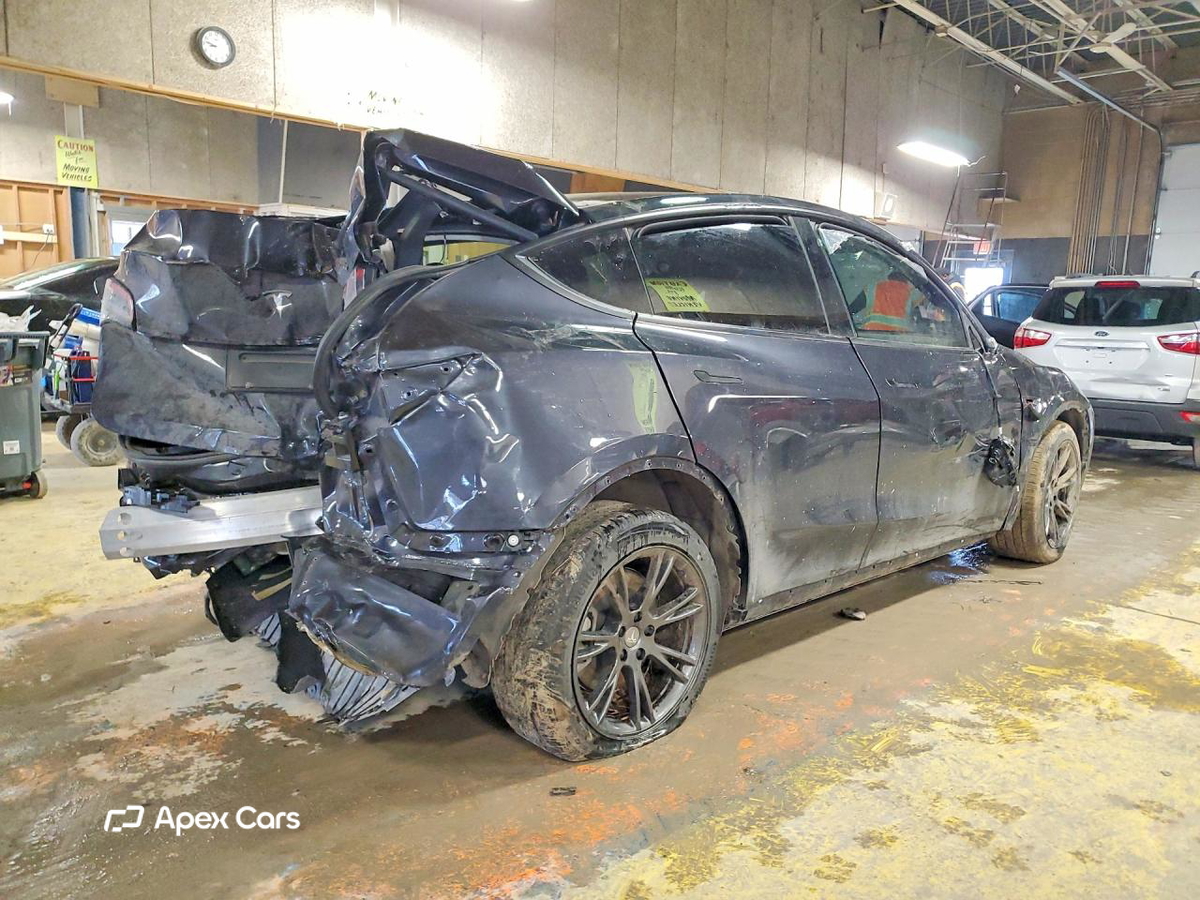 Tesla Model Y 2024
