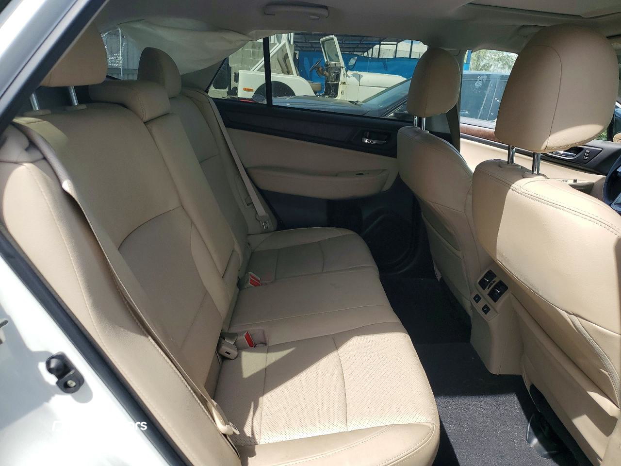 Subaru Outback 2016