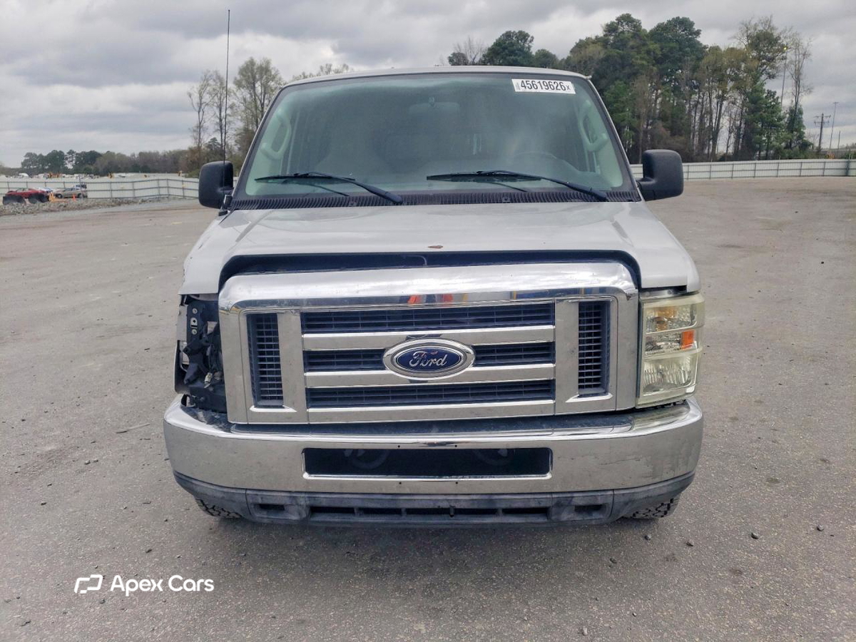 Ford Econoline 2010