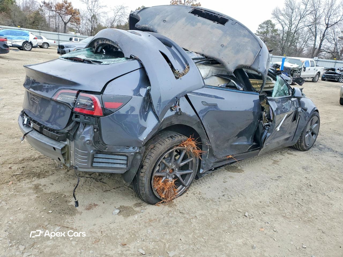 Tesla Model 3 2022