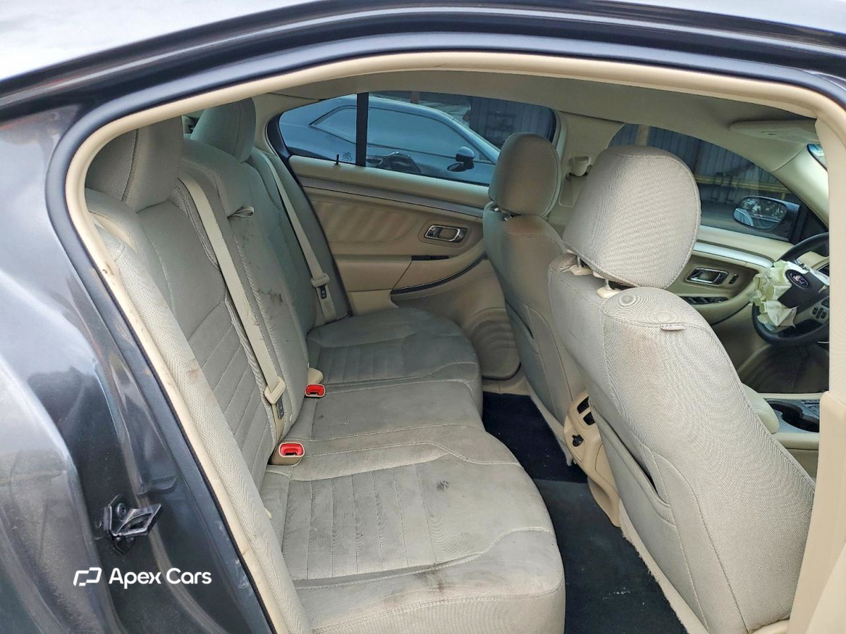 Ford Taurus 2016
