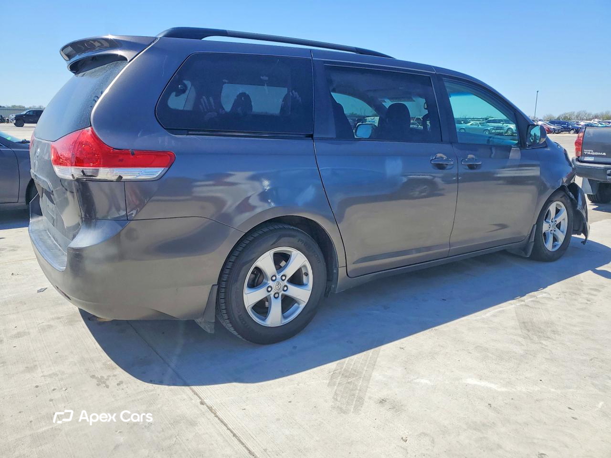 Toyota Sienna 2012